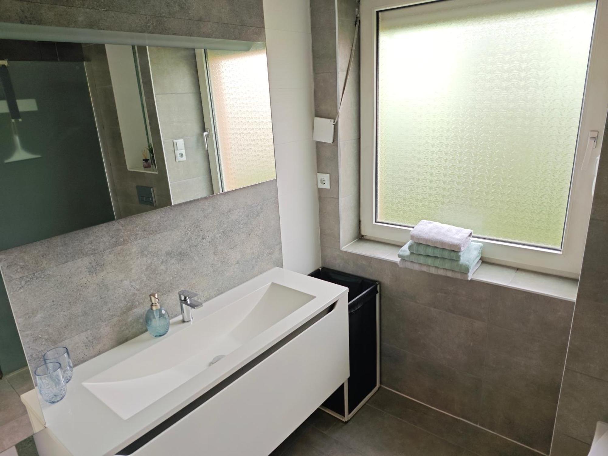 Fh-Naehe: Modernes Apt Mit Balkon Хоф Экстерьер фото